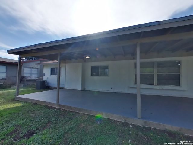 5015 Walt Schirra, Kirby, TX 78219