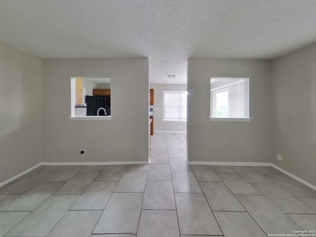 5015 Walt Schirra, Kirby, TX 78219