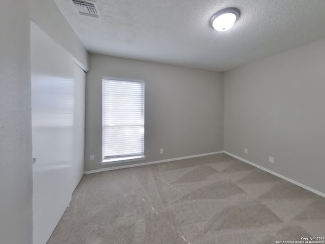 5015 Walt Schirra, Kirby, TX 78219