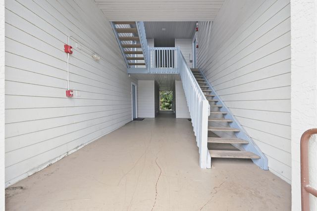 2303 N CONGRESS Avenue 11, Boynton Beach, FL 33426