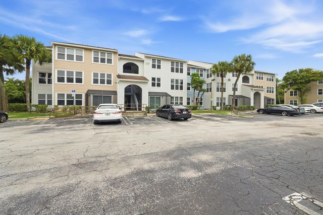 2303 N CONGRESS Avenue 11, Boynton Beach, FL 33426