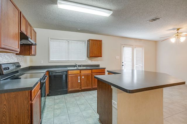 131 Independence Avenue, Venus, TX 76084