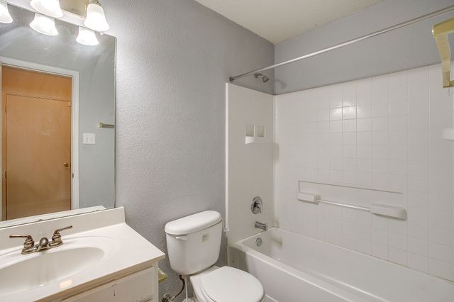 131 Independence Avenue, Venus, TX 76084