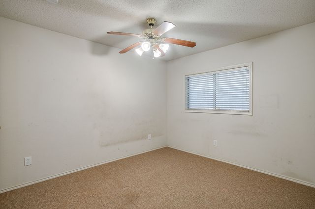 131 Independence Avenue, Venus, TX 76084