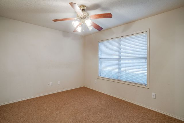 131 Independence Avenue, Venus, TX 76084