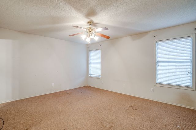 131 Independence Avenue, Venus, TX 76084