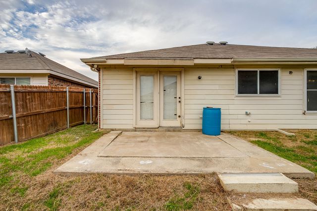 131 Independence Avenue, Venus, TX 76084