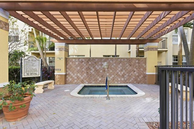 1805 N Flagler Drive 305, West Palm Beach, FL 33407