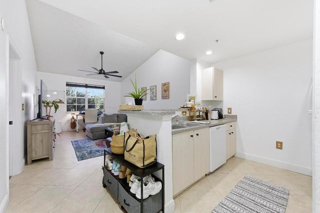 1805 N Flagler Drive 305, West Palm Beach, FL 33407