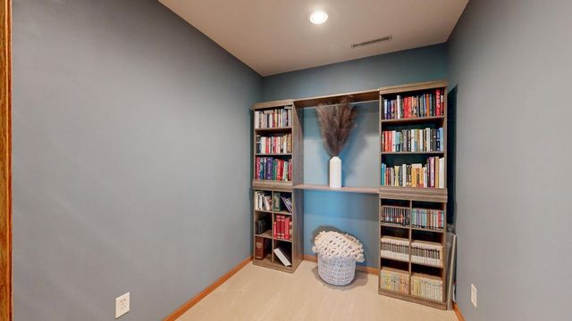 4374 Shetland Place NW, Rochester, MN 55901