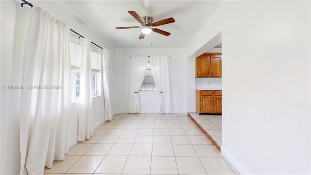 1560 NE 12th St, Homestead, FL 33033