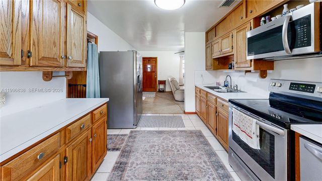 1560 NE 12th St, Homestead, FL 33033