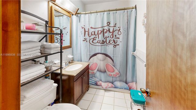 1560 NE 12th St, Homestead, FL 33033