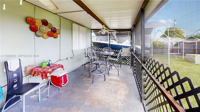 1560 NE 12th St, Homestead, FL 33033