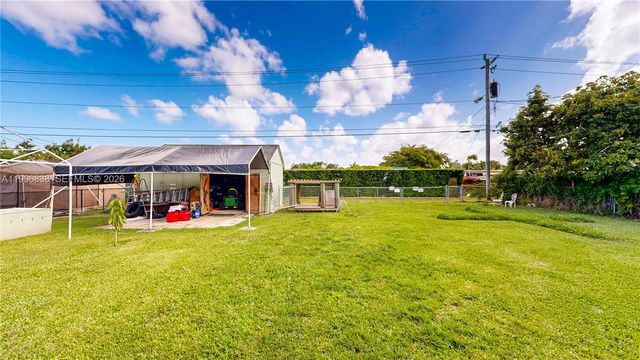 1560 NE 12th St, Homestead, FL 33033