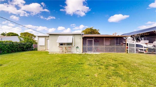 1560 NE 12th St, Homestead, FL 33033