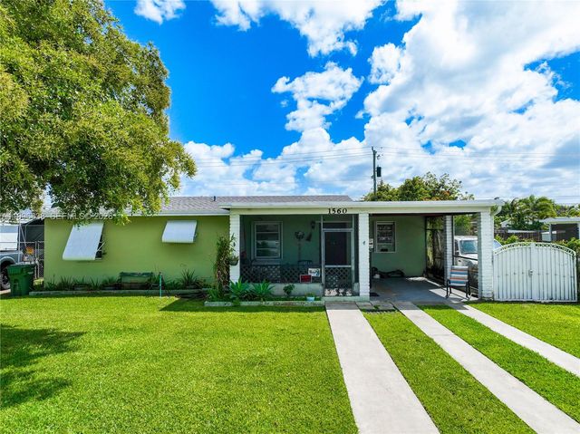 1560 NE 12th St, Homestead, FL 33033