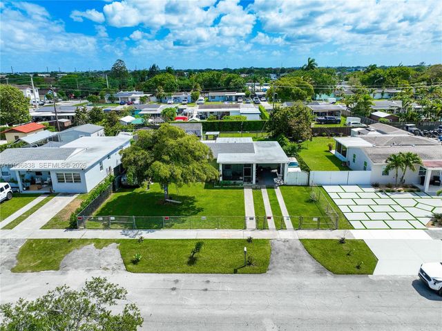 1560 NE 12th St, Homestead, FL 33033