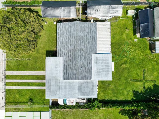 1560 NE 12th St, Homestead, FL 33033