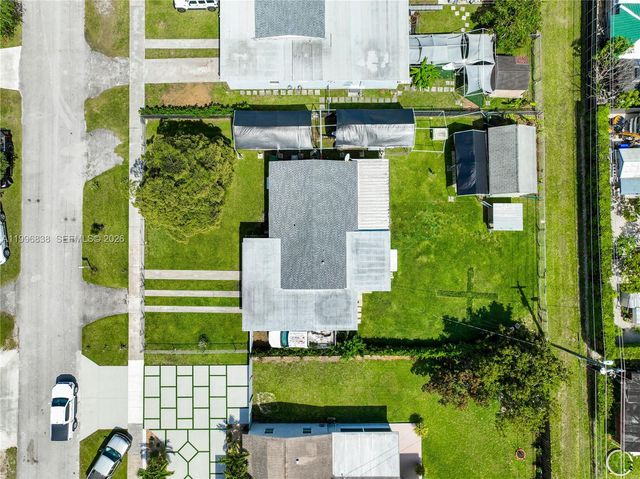 1560 NE 12th St, Homestead, FL 33033