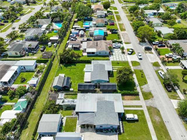 1560 NE 12th St, Homestead, FL 33033