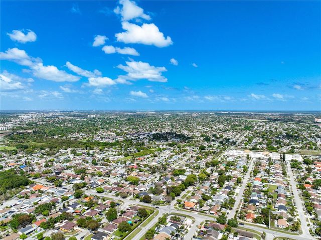 1560 NE 12th St, Homestead, FL 33033