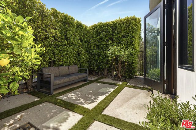 2715 Edwin Place, Los Angeles, CA 90046