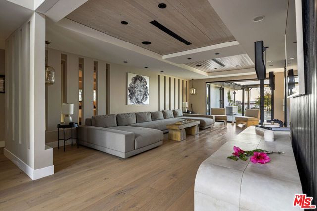 2715 Edwin Place, Los Angeles, CA 90046