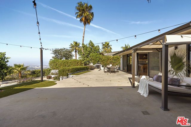2715 Edwin Place, Los Angeles, CA 90046