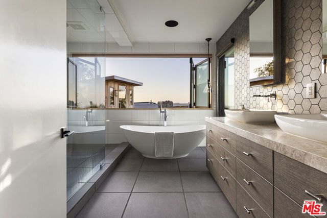2715 Edwin Place, Los Angeles, CA 90046