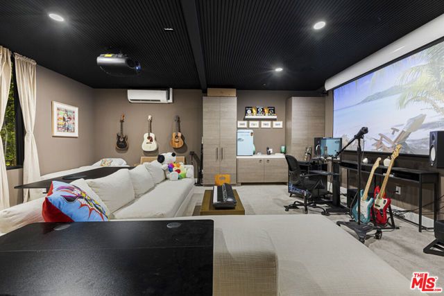 2715 Edwin Place, Los Angeles, CA 90046