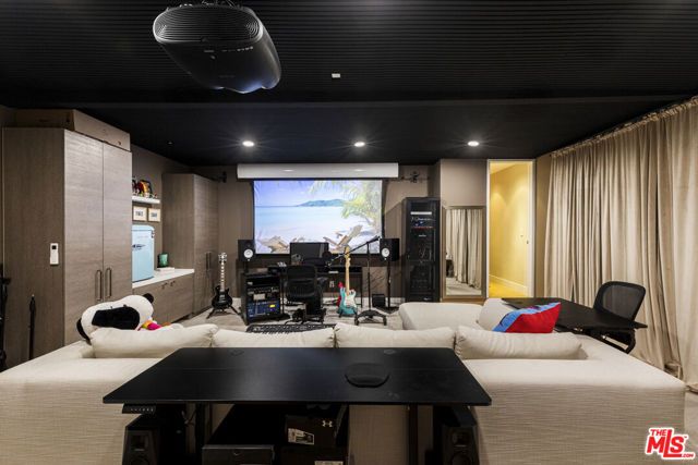 2715 Edwin Place, Los Angeles, CA 90046
