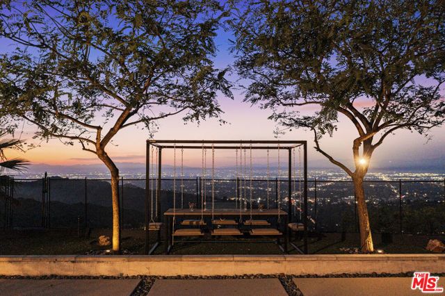 2715 Edwin Place, Los Angeles, CA 90046