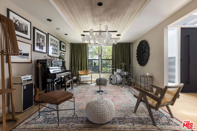 2715 Edwin Place, Los Angeles, CA 90046