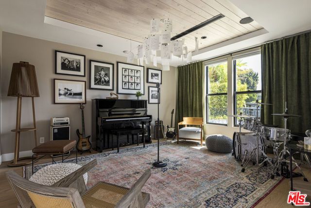 2715 Edwin Place, Los Angeles, CA 90046