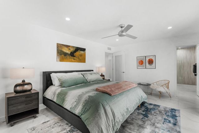 1022 E El Escudero Street, Palm Springs, CA 92262