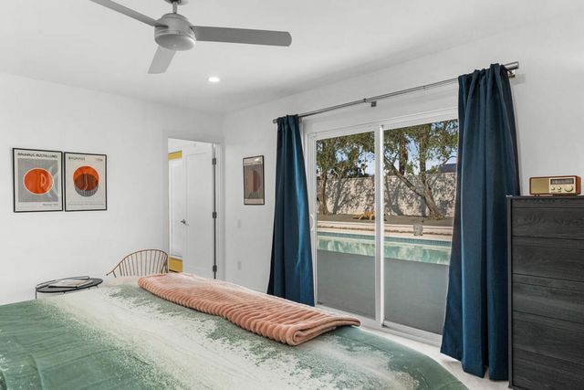 1022 E El Escudero Street, Palm Springs, CA 92262