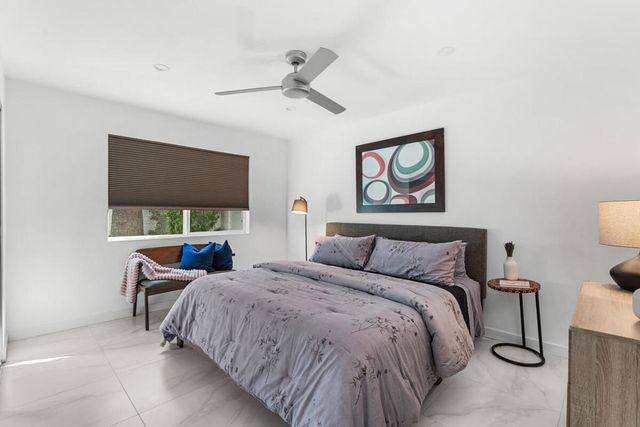 1022 E El Escudero Street, Palm Springs, CA 92262