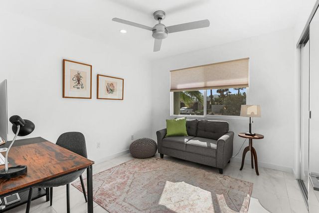 1022 E El Escudero Street, Palm Springs, CA 92262