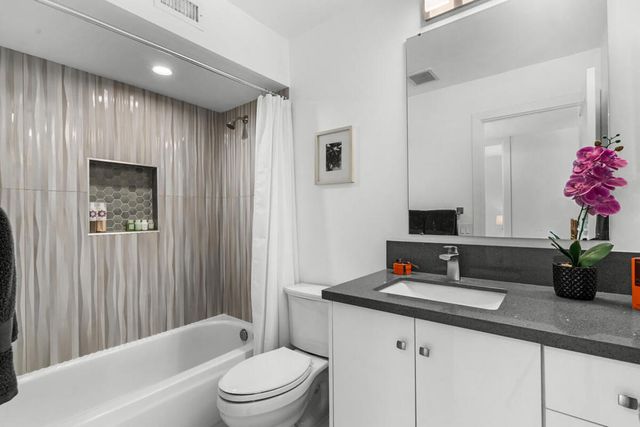 1022 E El Escudero Street, Palm Springs, CA 92262