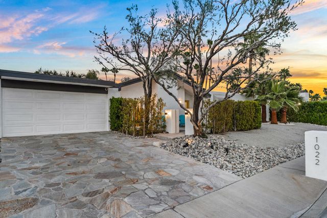 1022 E El Escudero Street, Palm Springs, CA 92262