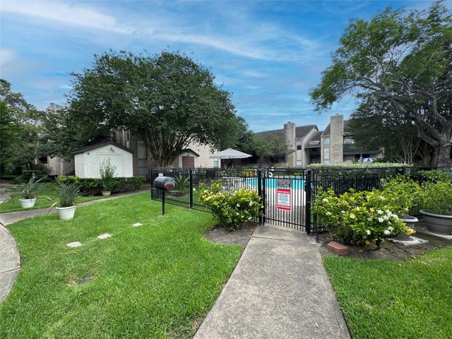2021 Spenwick Drive 413, Houston, TX 77055