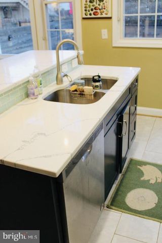 1011 8TH ST NE, Washington, DC 20002