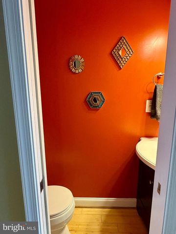 1011 8TH ST NE, Washington, DC 20002