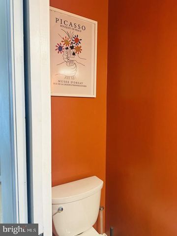 1011 8TH ST NE, Washington, DC 20002