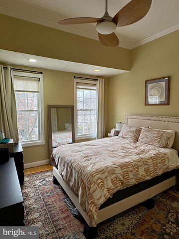 1011 8TH ST NE, Washington, DC 20002