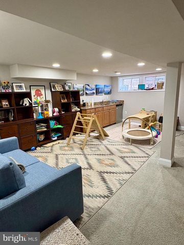 1011 8TH ST NE, Washington, DC 20002