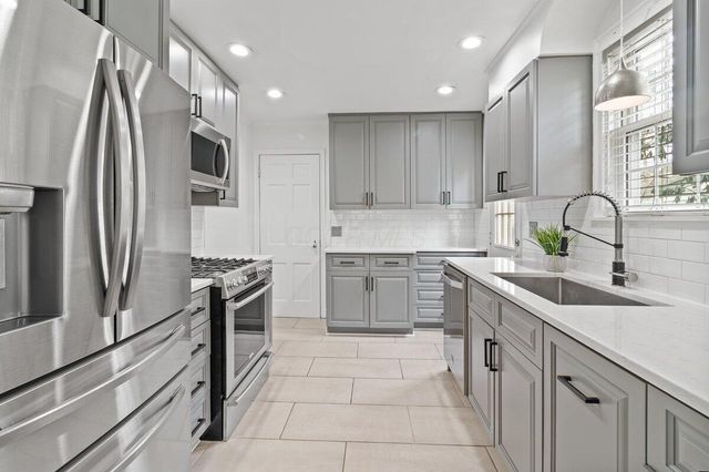 243 N Stanwood Road, Bexley, OH 43209