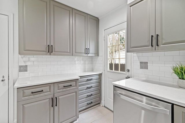 243 N Stanwood Road, Bexley, OH 43209