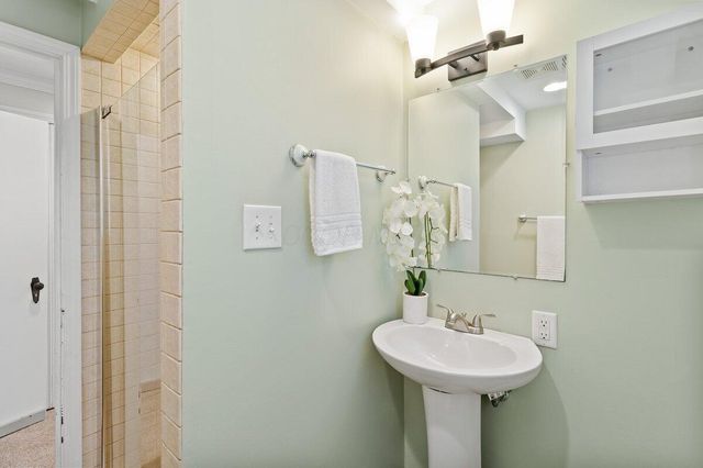 243 N Stanwood Road, Bexley, OH 43209